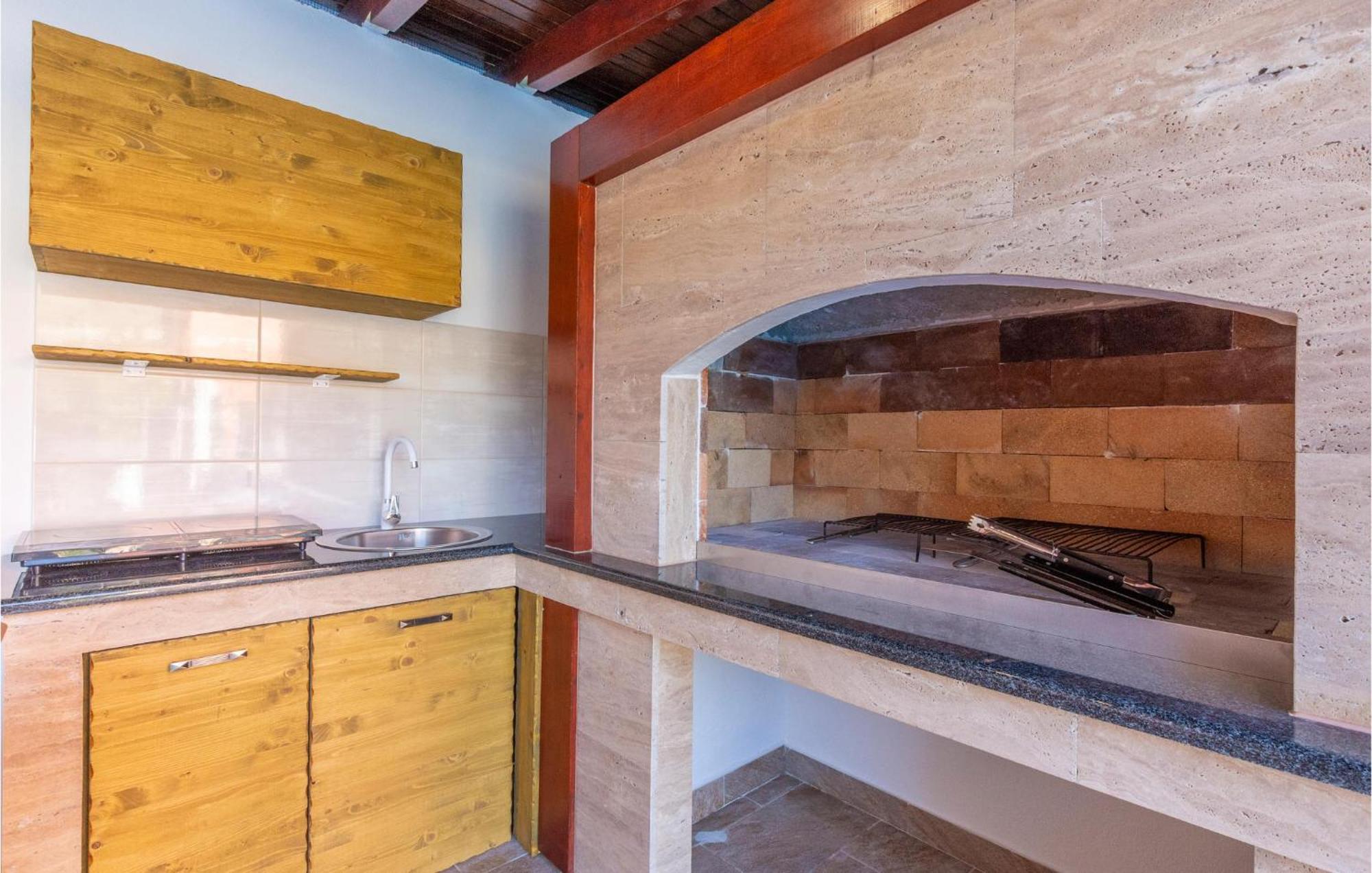 Nice Apartment In Plano With Kitchen Ngoại thất bức ảnh