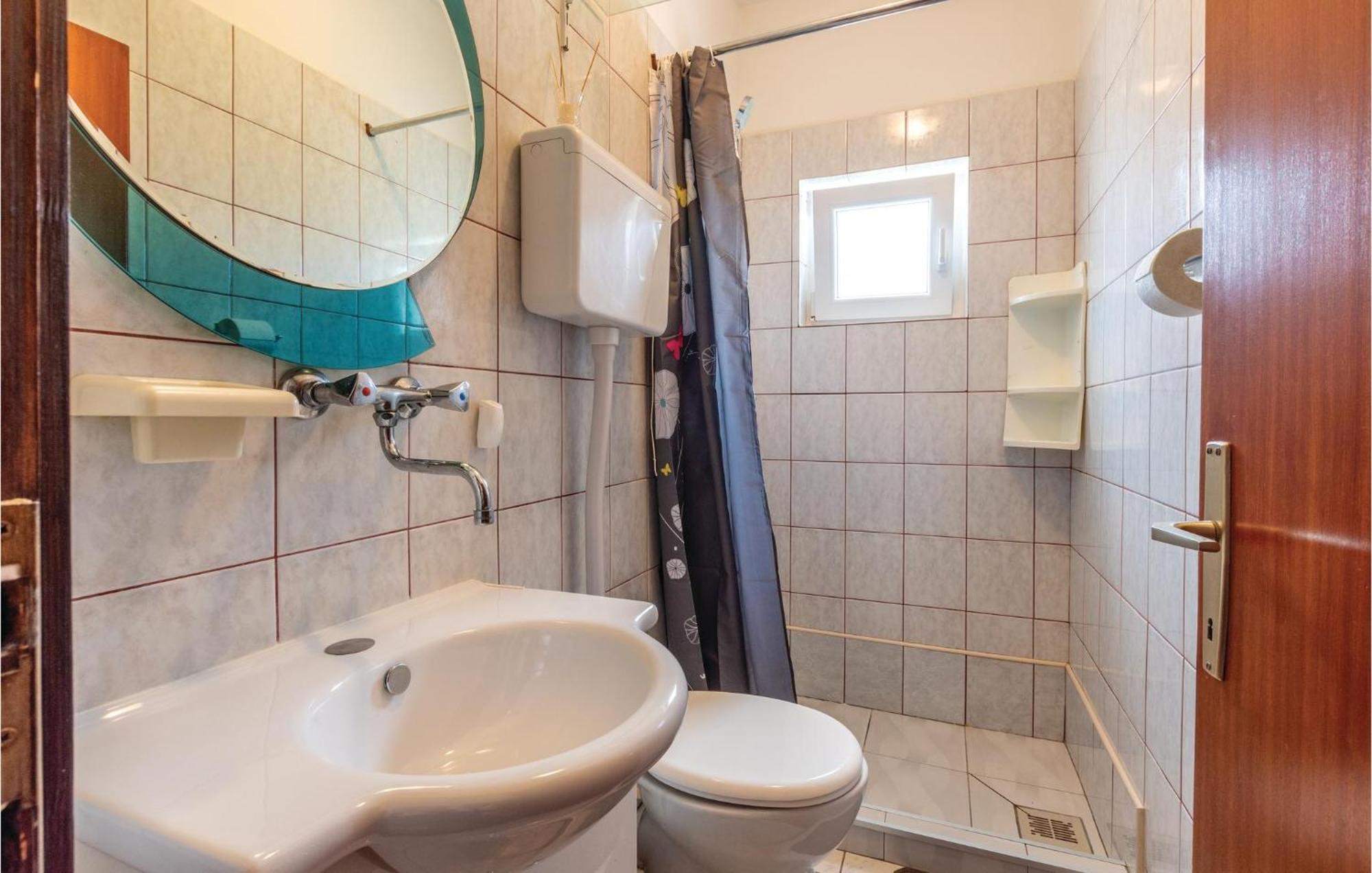 Nice Apartment In Plano With Kitchen Ngoại thất bức ảnh