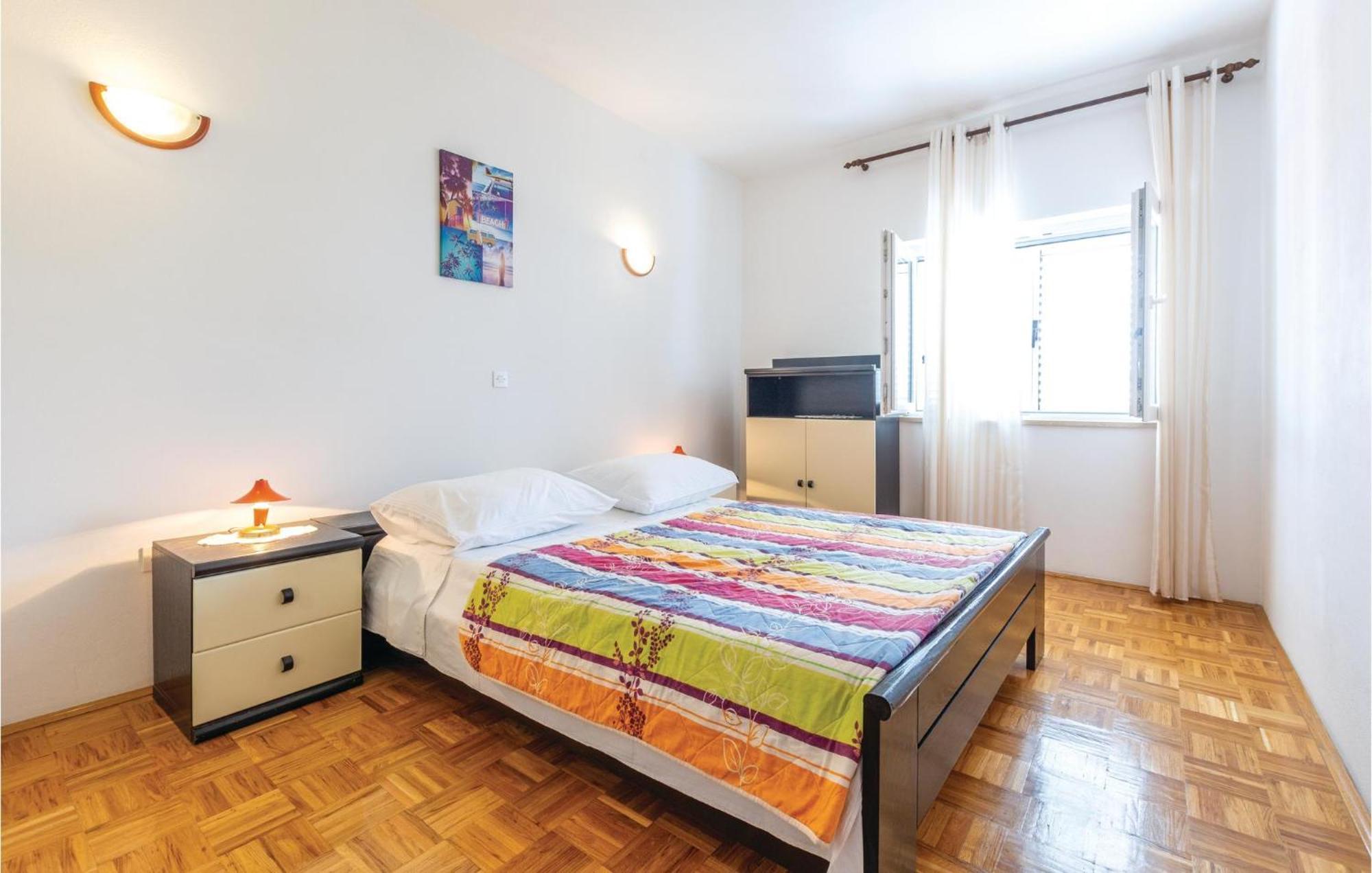 Nice Apartment In Plano With Kitchen Ngoại thất bức ảnh