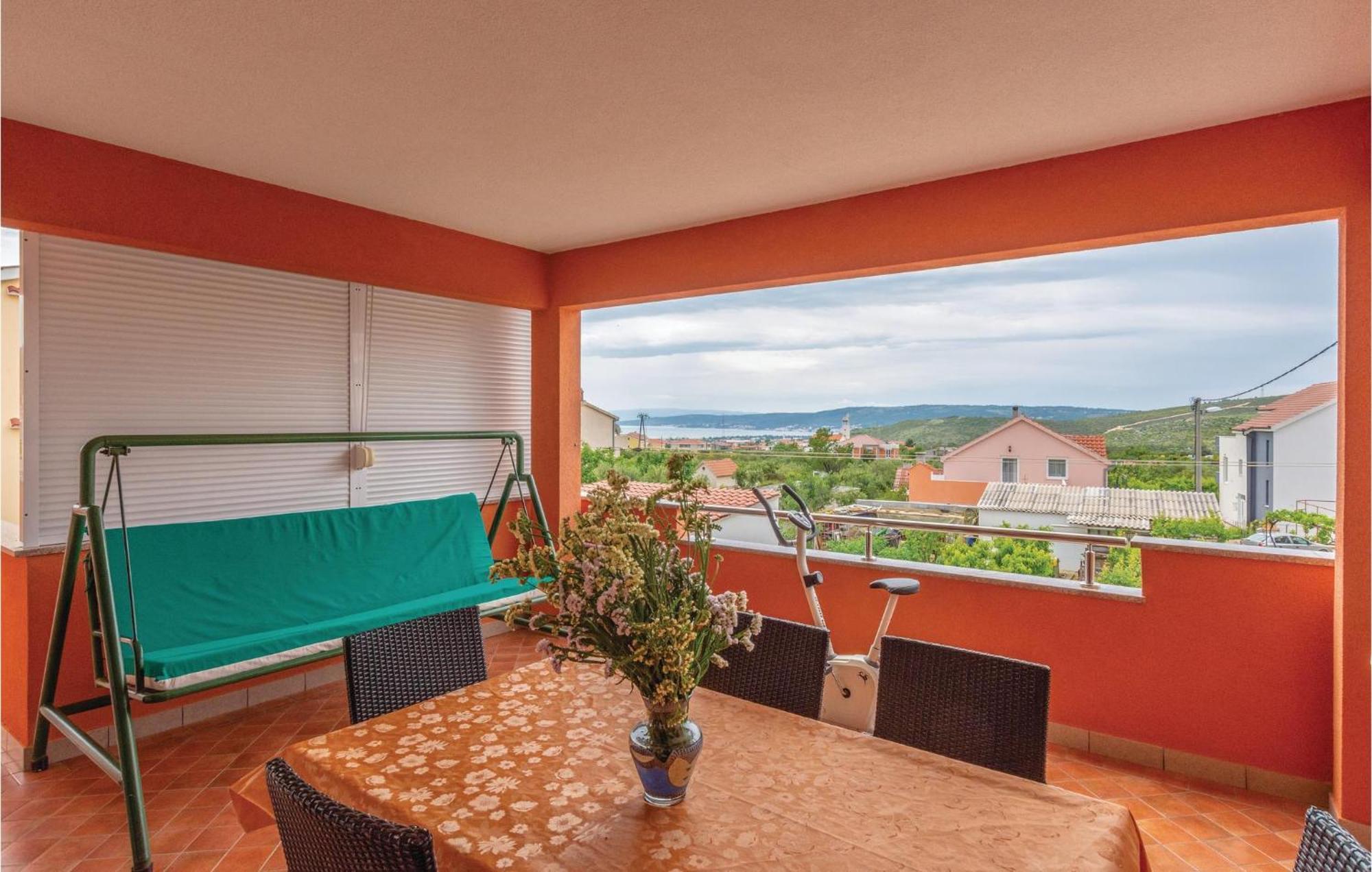 Nice Apartment In Plano With Kitchen Ngoại thất bức ảnh